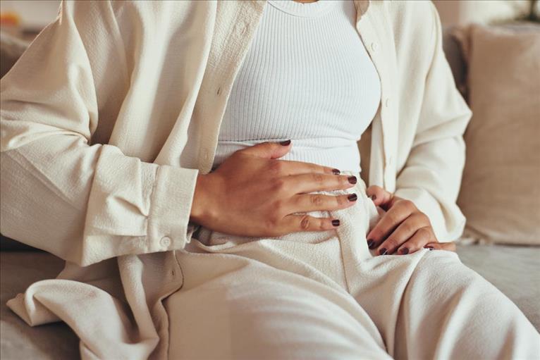 Nya siffror: Kvinnors sociala liv begränsas av magbesvär