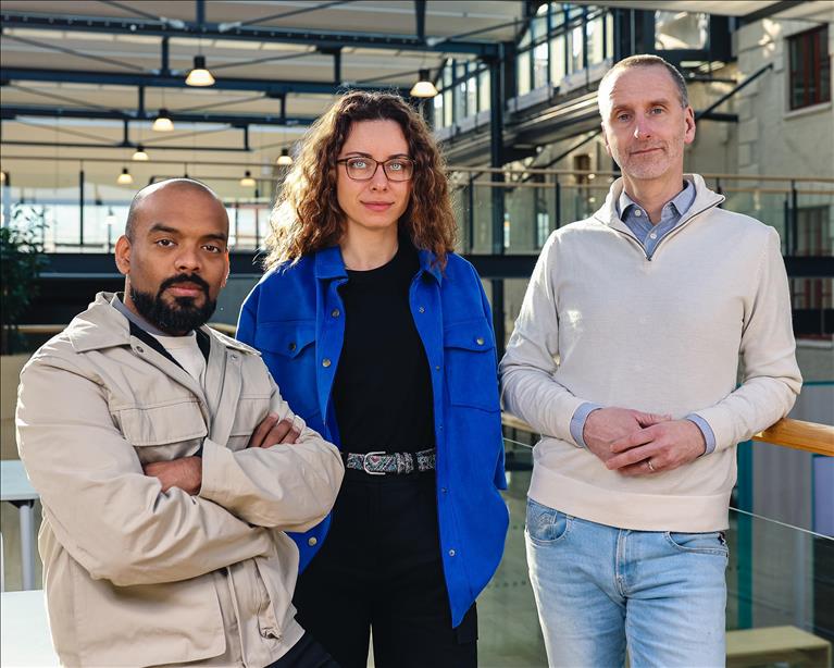 Govin Induchoodan, COO, Alica Ondrejkova, CTO och Anders Sonesson, CEO på Glenntex.